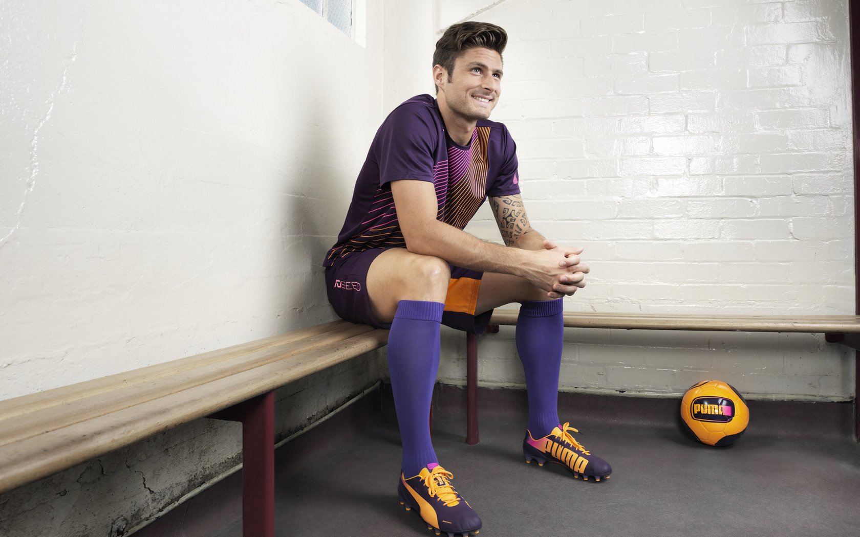 利兹联再迎重要胜利，稳固保级底线，利兹联官推